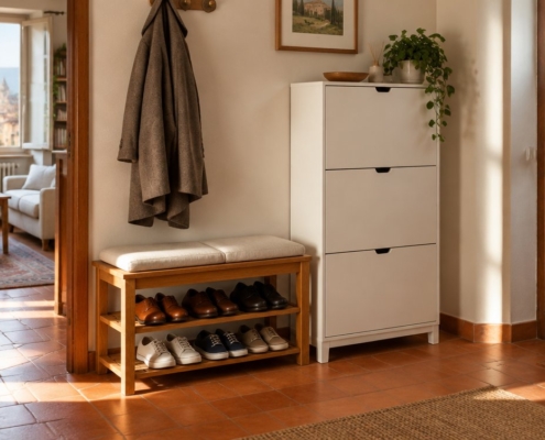 Ingresso di casa ordinato con scarpiera salvaspazio a ribalta e panca